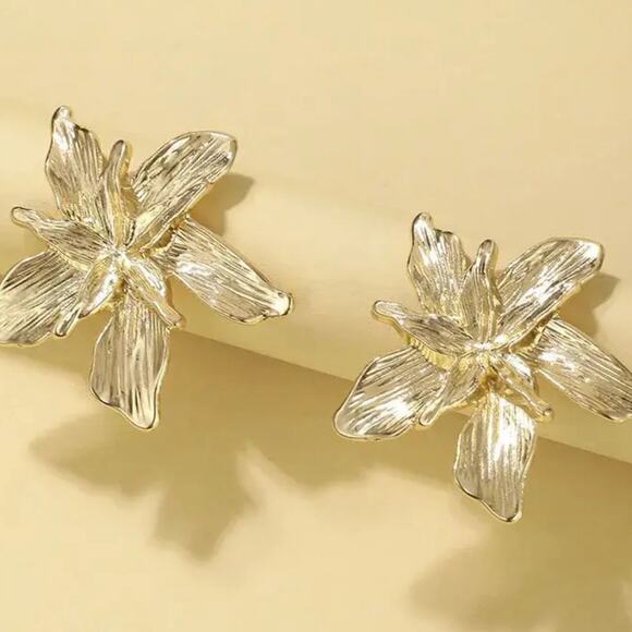 Gold Flower Stud Earrings - Picture 1 of 3